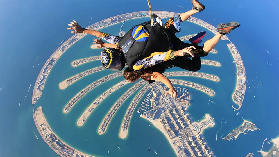 Тандемный прыжок с парашютом Palm Drop Dubai - Image 1